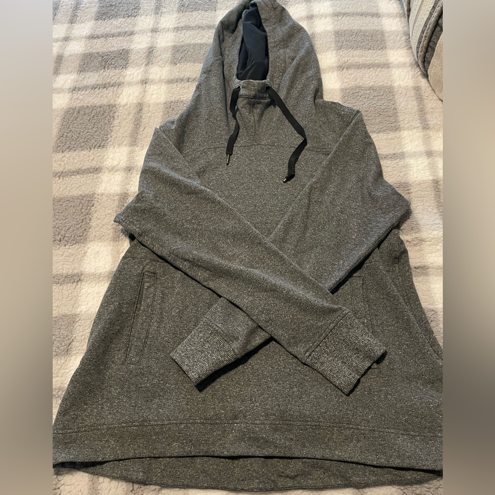 Sz.12 Lululemon pullover hoodie. Lined and heavier material.